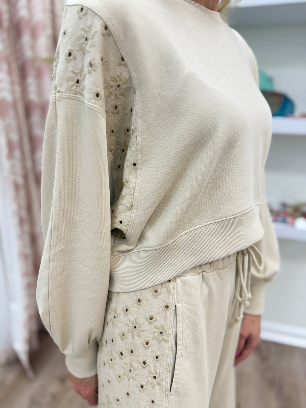 La Biz Eyelet Detail Set