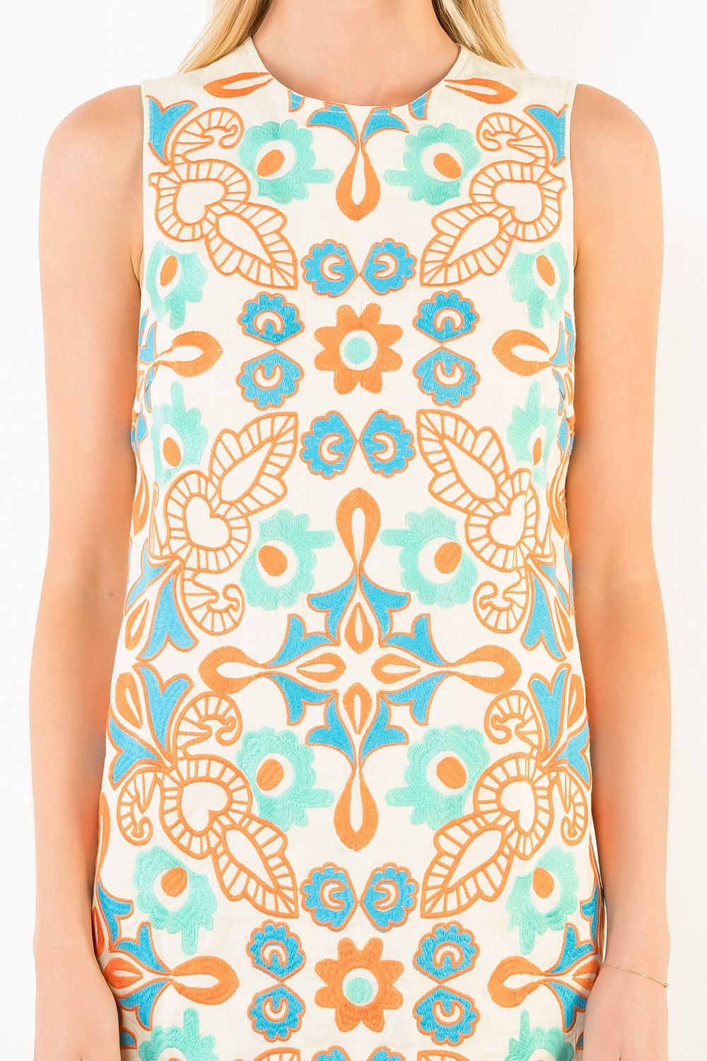 THML Slvless Floral Embroidery Shift- ivory multi