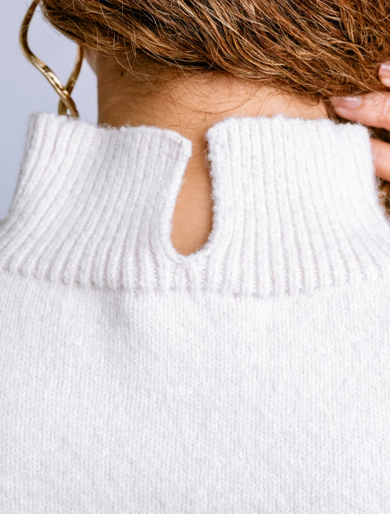 Kerimsa Ace Slveless Knit- White Lotus