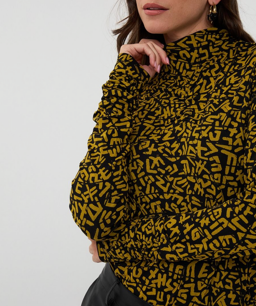 Esqualo Mock Neck Top