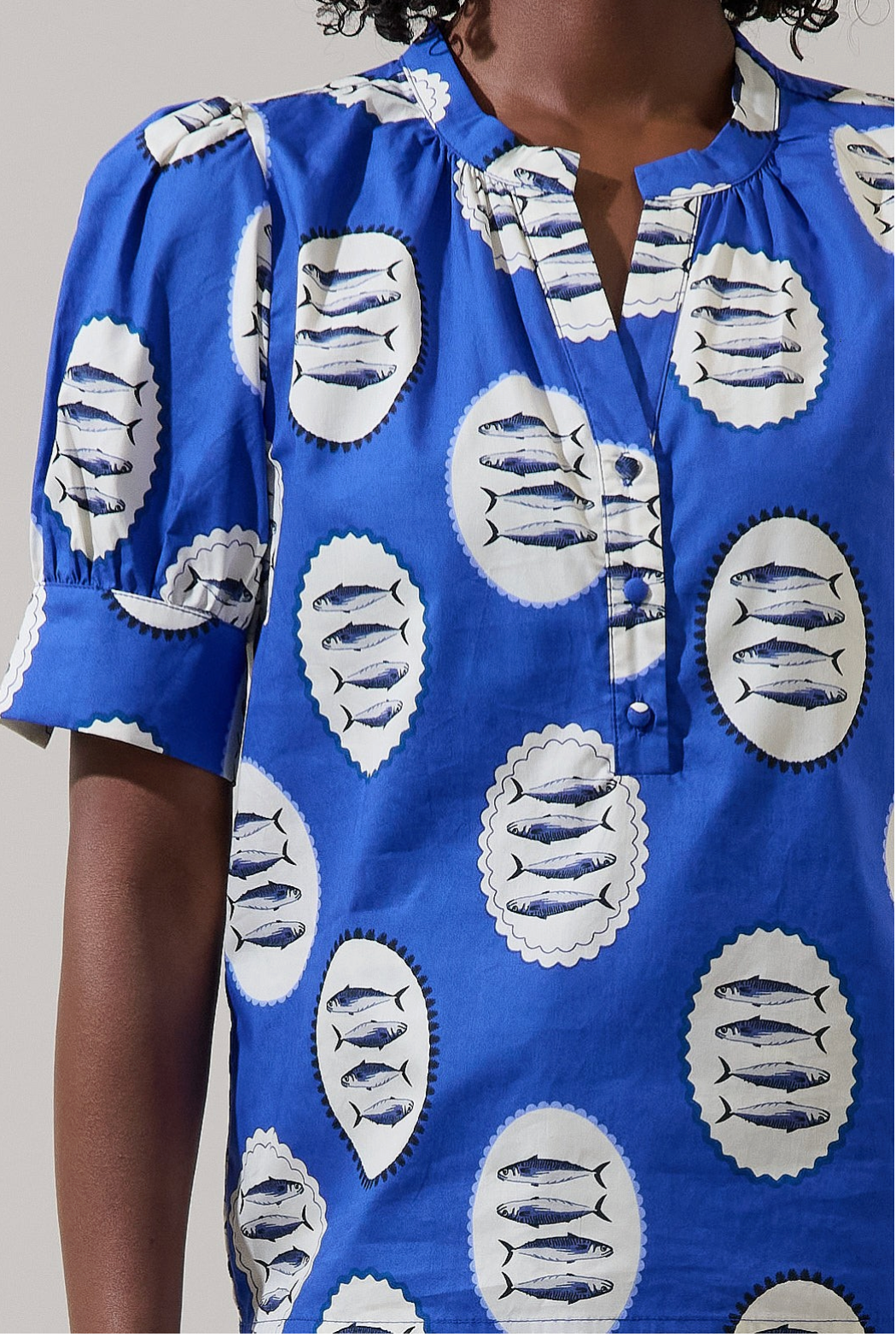 SL Fish Sea VNeck Top