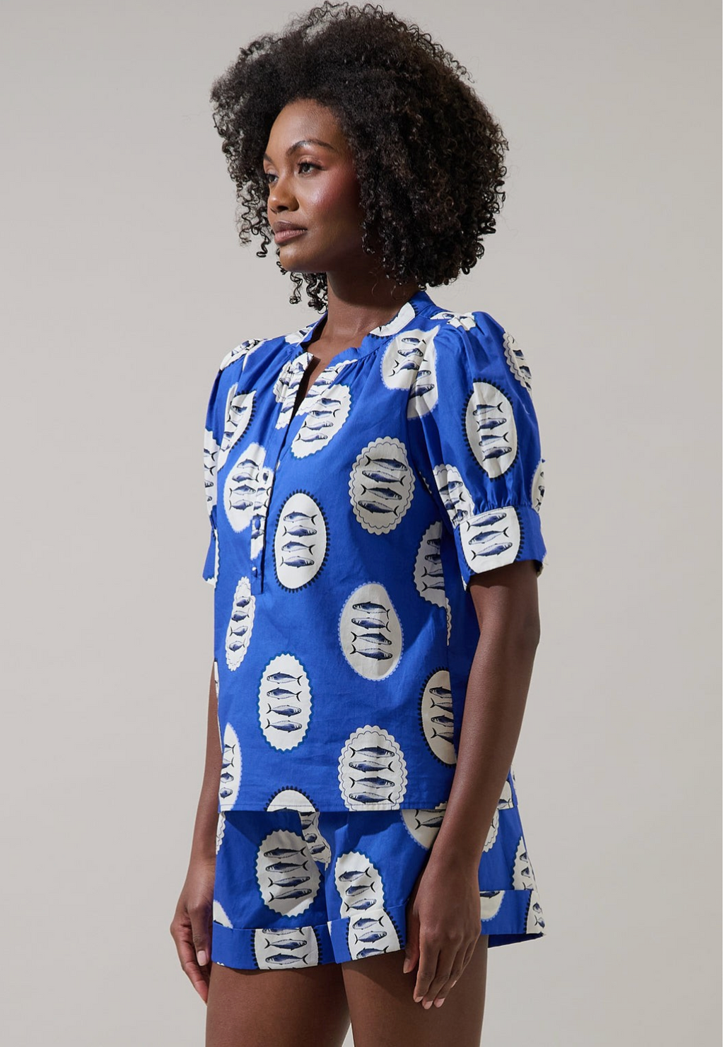 SL Fish Sea VNeck Top