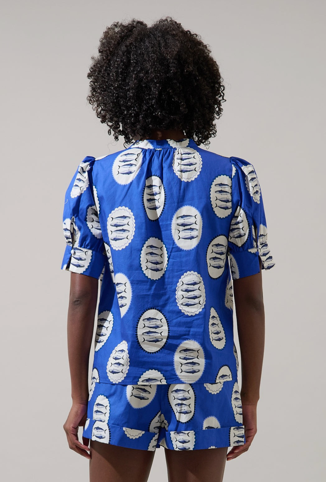 SL Fish Sea VNeck Top