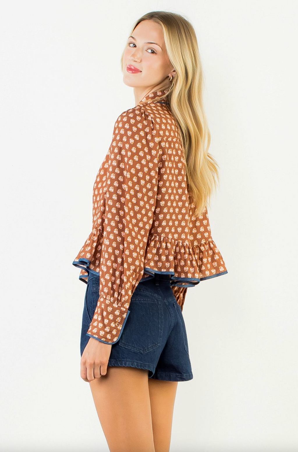 THML Ruffle Bottom Button Blouse