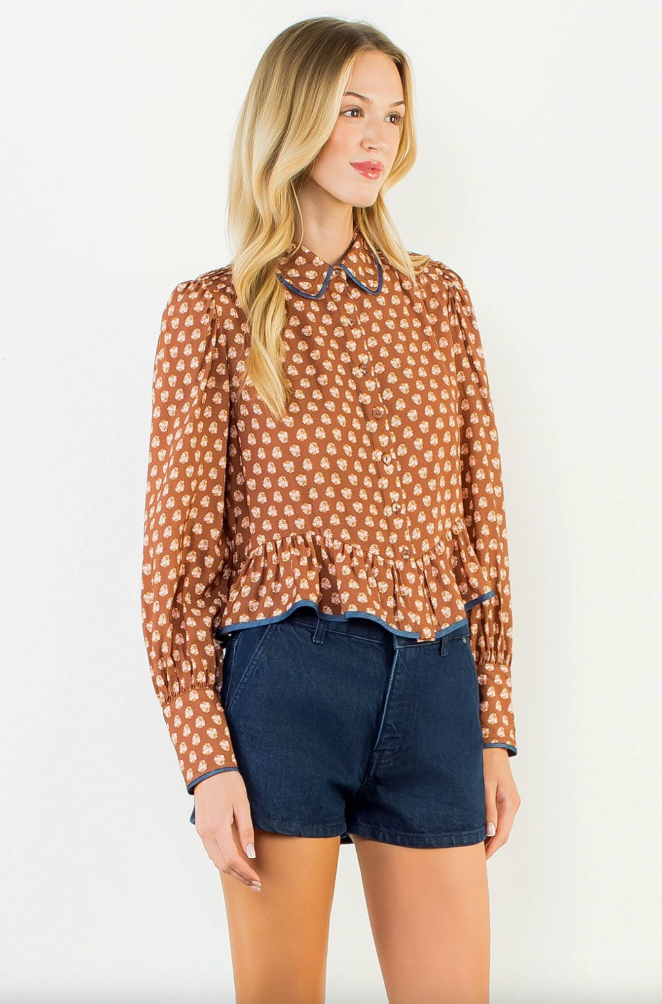 THML Ruffle Bottom Button Blouse